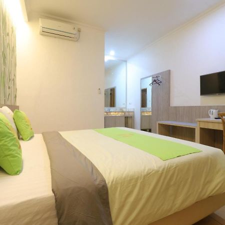 Hotel Huswah Airport Tangerang Eksteriør billede