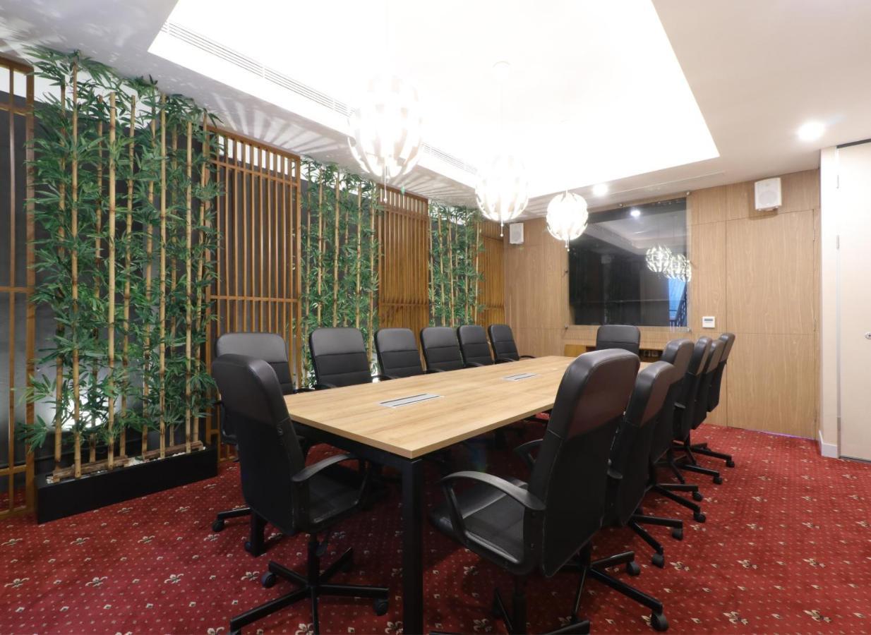 Hotel Huswah Airport Tangerang Eksteriør billede